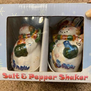 Christmas Snowman Salt & Paper Shaker Brand New